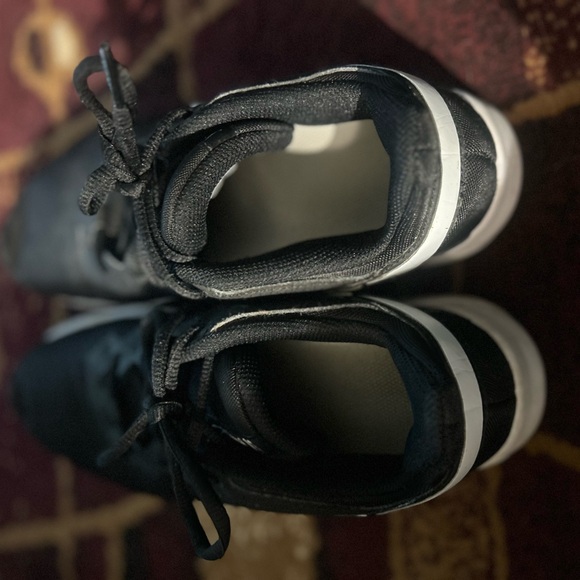 Women’s Nike size 7.5 running shoes - Picture 3 of 4